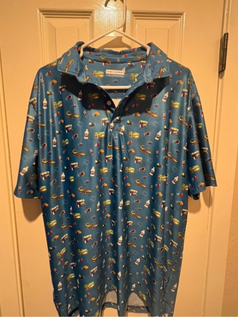 Fore fathers Men’s Large Polo Aligator and Cayman Jack Print
